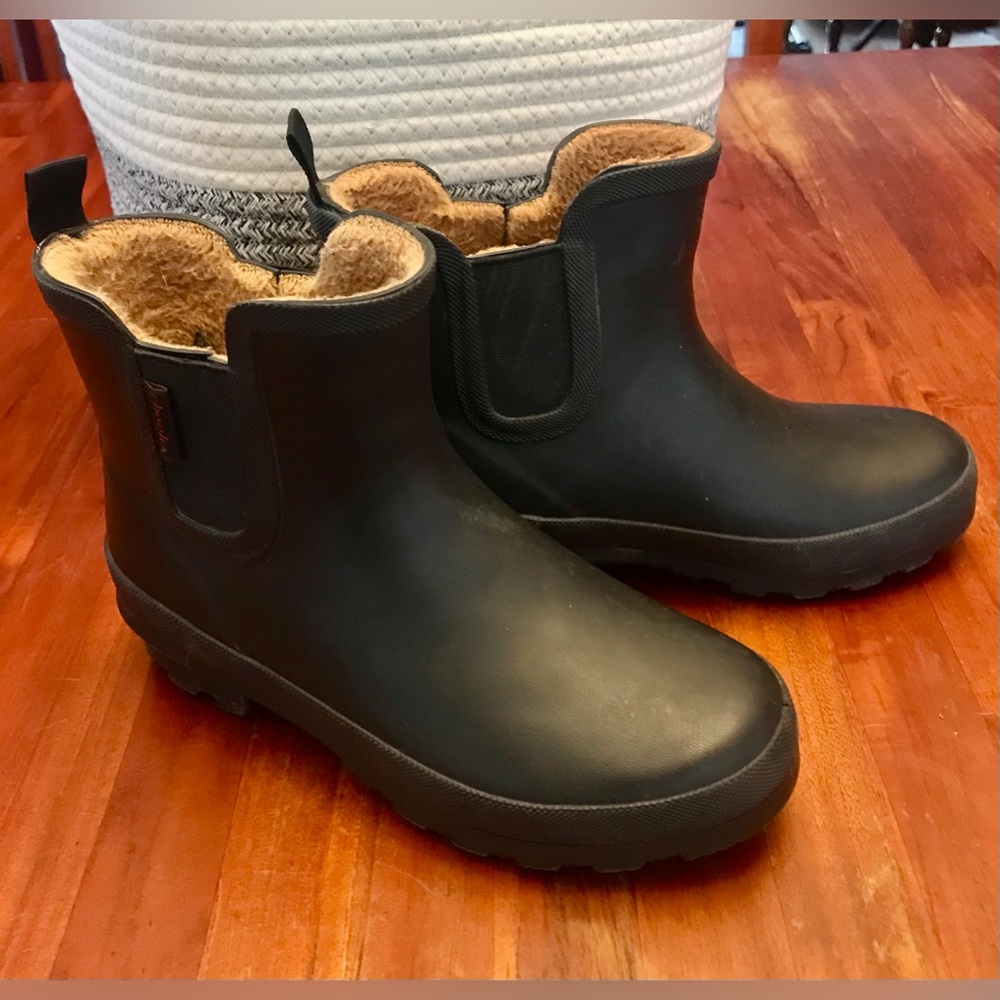 Chooka Women's Waterproof Faux Fur Lined Rubber Rain Boot size 6